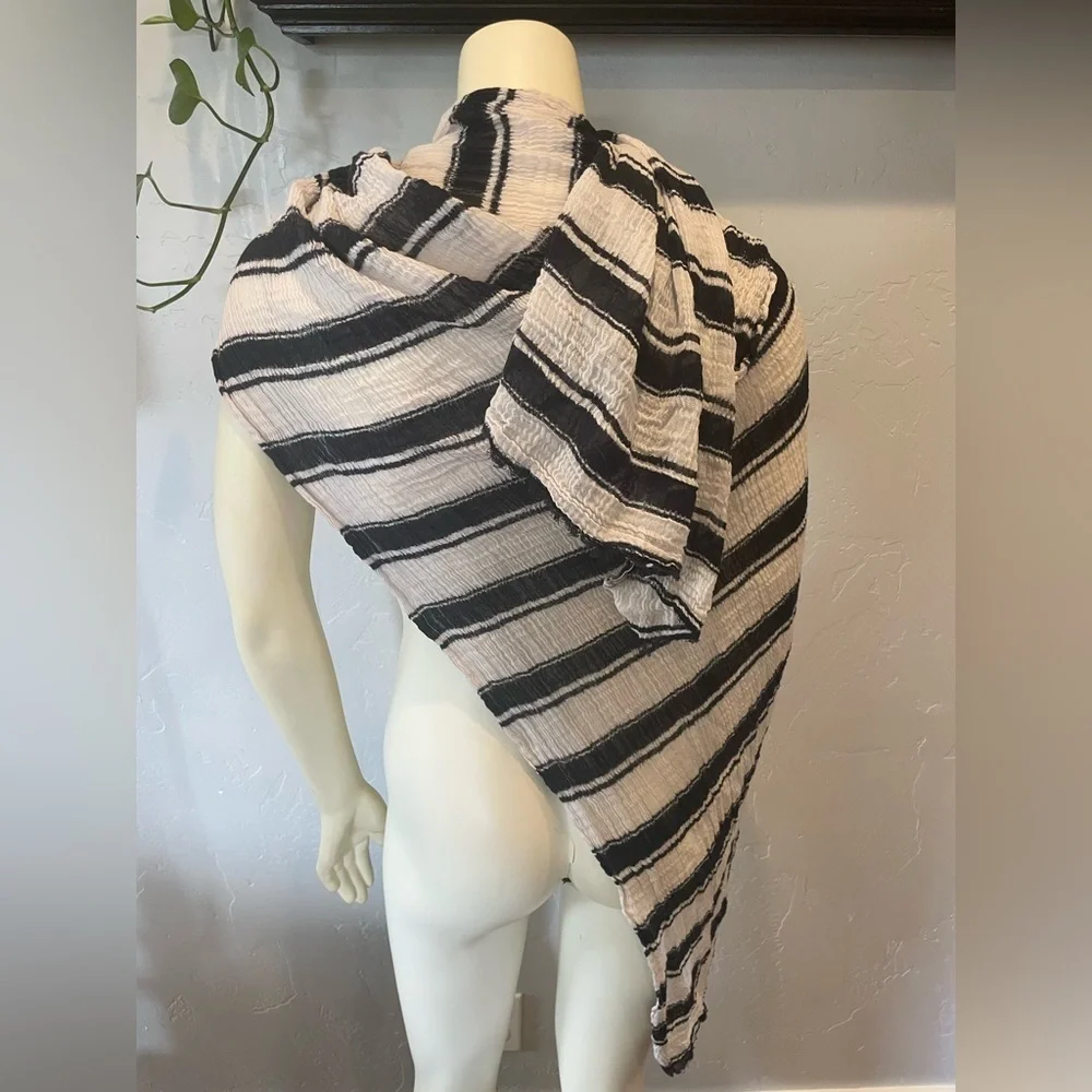Banana Republic Blue and White 100% cotton muslin Striped Scarf/shawl/coverup